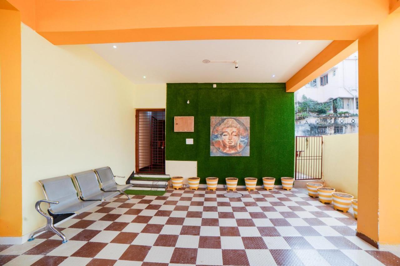 Oyo Home Shining Crystal Near Airport Bhubaneswar Esterno foto